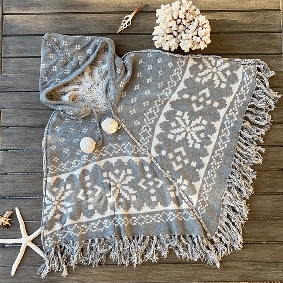 PJ Salvage Sweaters - 🔆PJ SALVAGE🔆 NATURAL PONCHO SWEATER REVERSIBLE